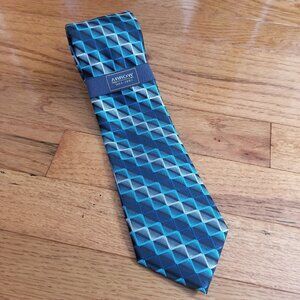 Arrow geometric blue necktie